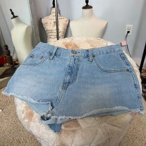 BDG Urban Outfitters W29 Denim Cutoff Shorts Light Wash High Rise Distressed Hem